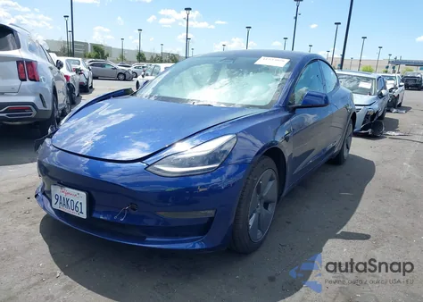 2022 Tesla Model 3 Long Range Dual Motor All-Wheel Drive z USA, uszkodzony, nr VIN 5YJ3E1EBXNF168686
